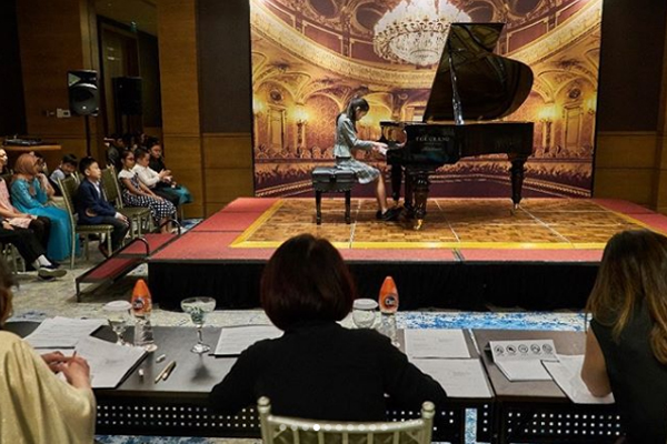 Internal piano competition