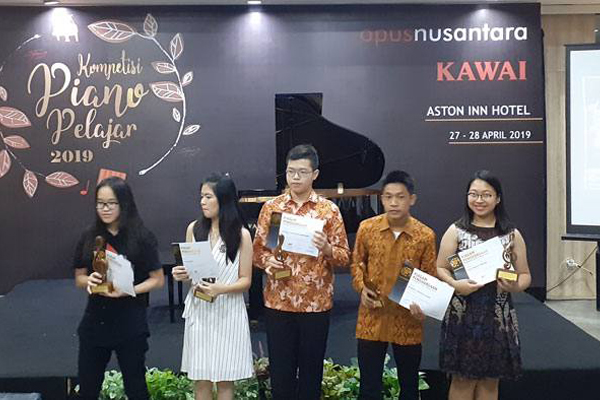 External piano competition